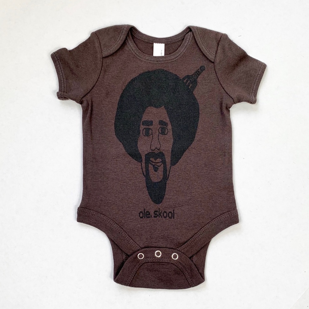 Boys brown bodysuit size 12 - 18 months, snapsuit